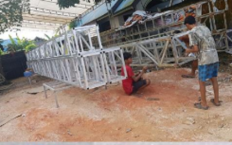 Tim Event Organizer Profesional Mengatur Dekorasi Acara