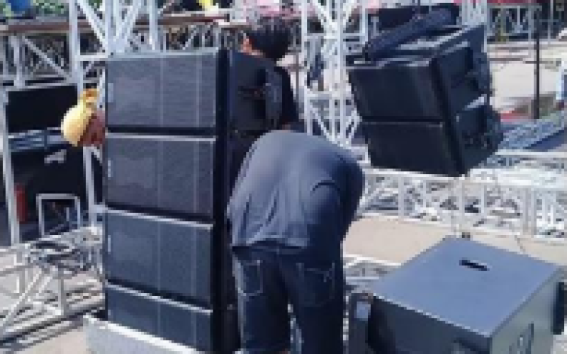 Tim Event Organizer Profesional Mengatur Dekorasi Acara